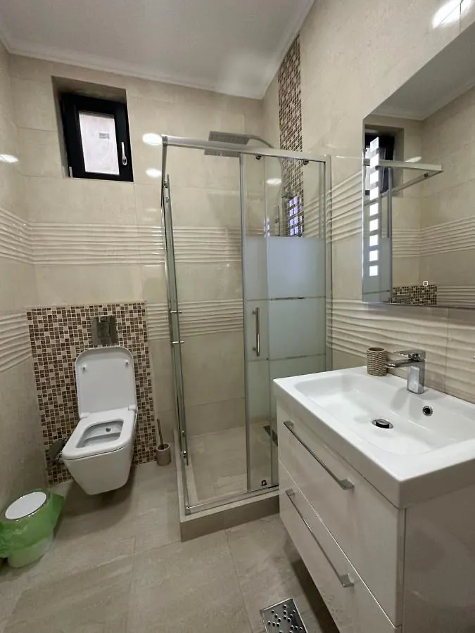 Golden Garden Luxury Apartment In Bukarest 0*,