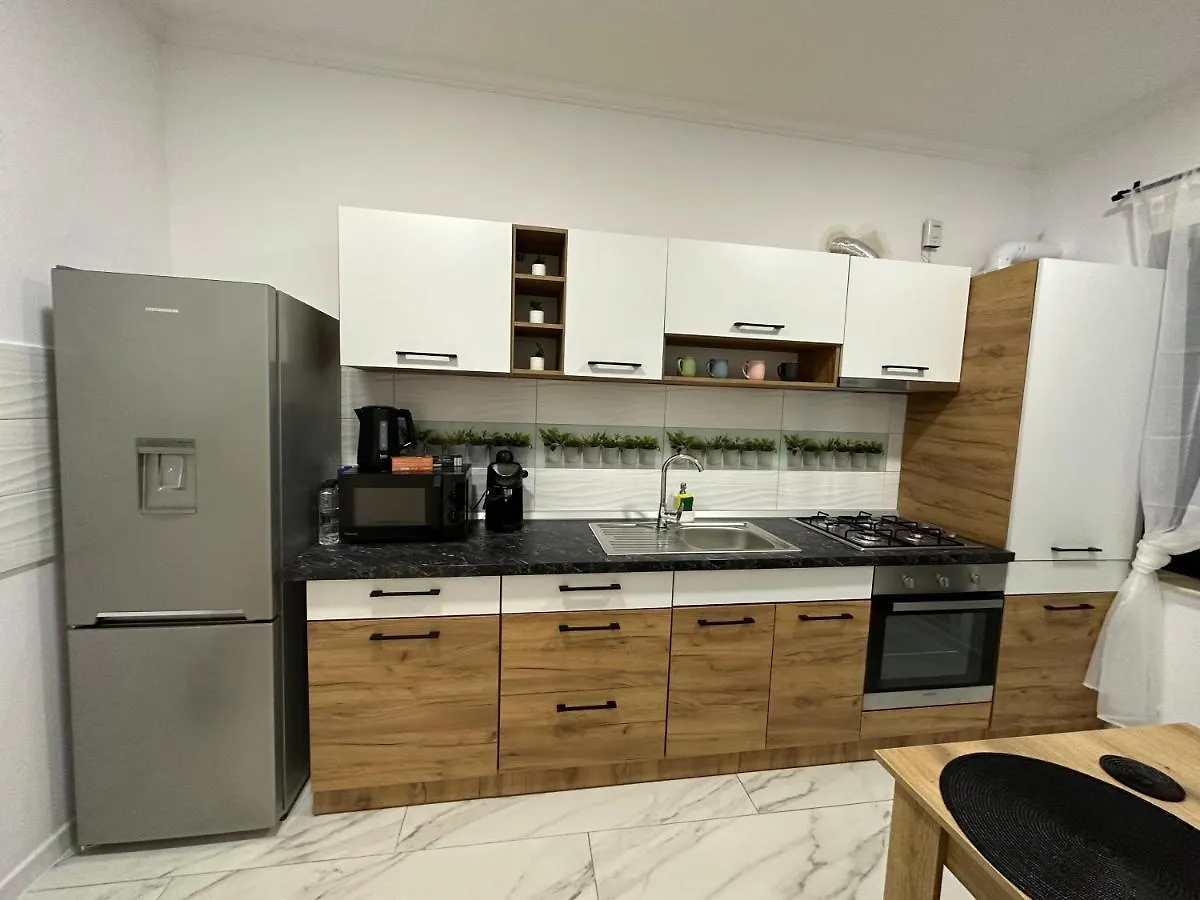 Golden Garden Luxury Apartment In Bukarest