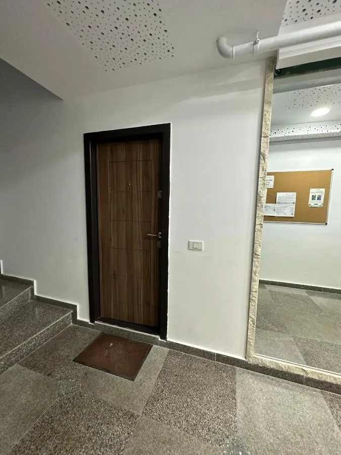 Golden Garden Luxury Apartment In Bukarest