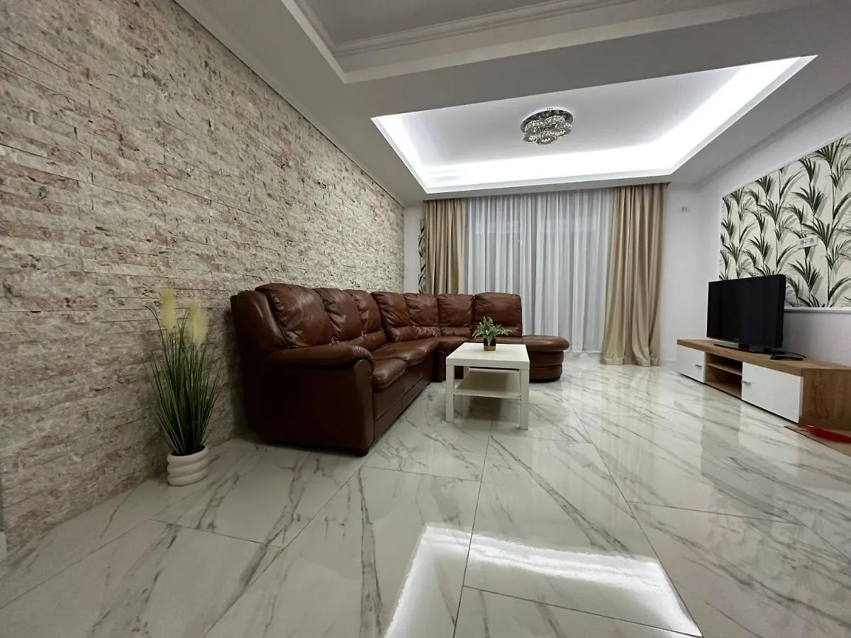 Golden Garden Luxury Apartment In Bucharest